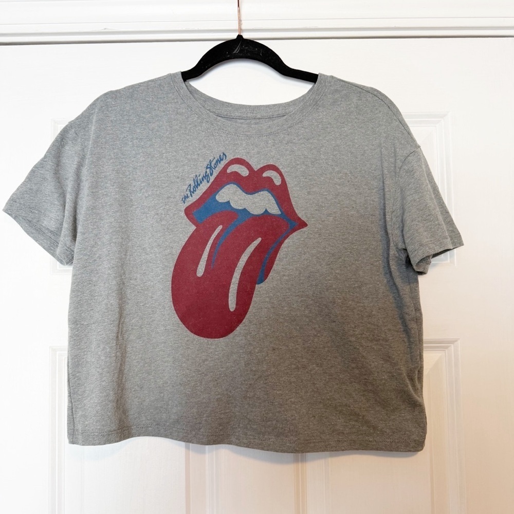 The Rolling Stones old navy graphic crop boxy band tee shirt.